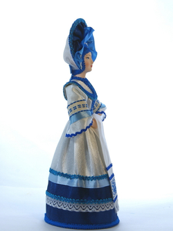 Кукла коллекционная фарфоровая Хозяюшка  русском костюме в стиле Гжель