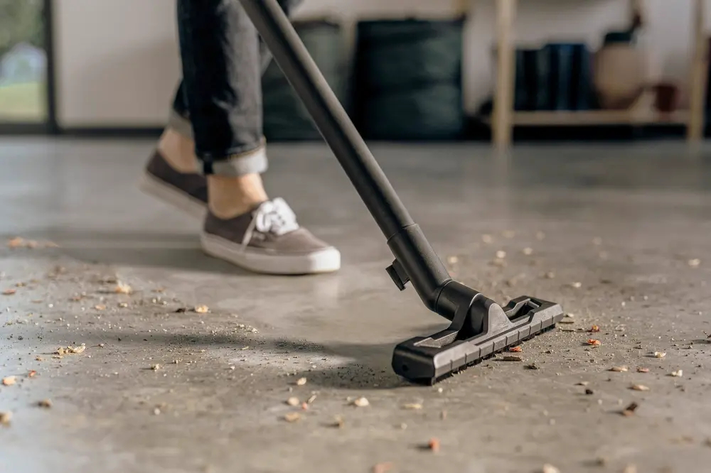 Строительный пылесос Karcher WD 2 Plus V-12/6/18/C 1000Вт (уборка: сухая/влажная) желтый(1.628-015.0)