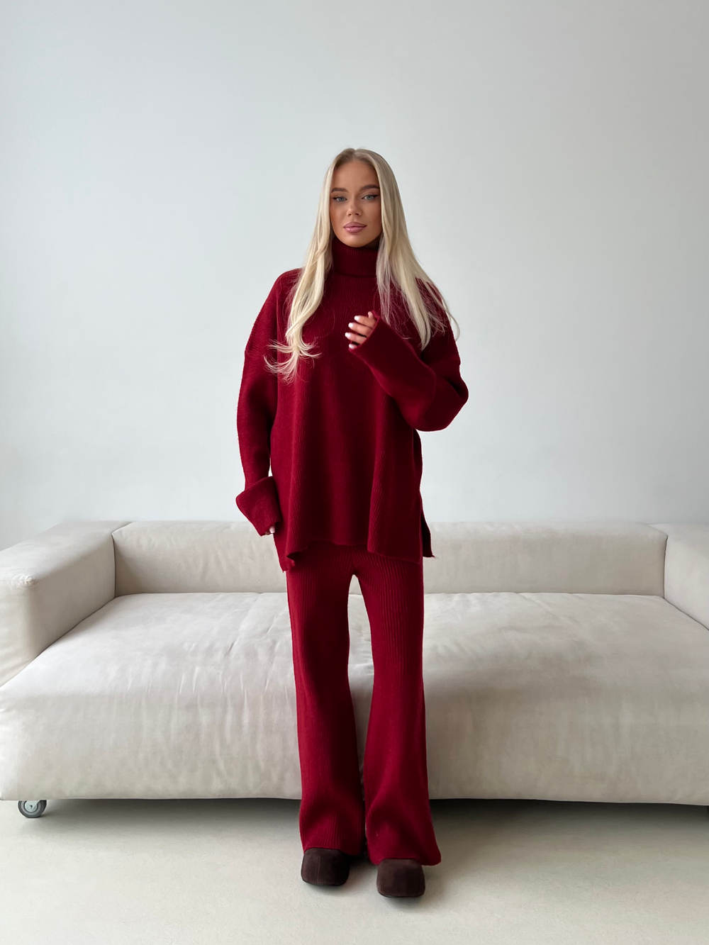 Шерстяной костюм красный