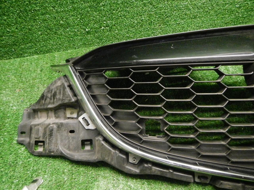 Решетка радиатора Mazda CX-5 (11-15)