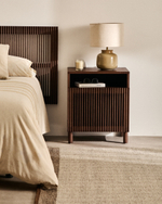 Прикроватная тумбочка Beyla из ясеня с отделкой под орех