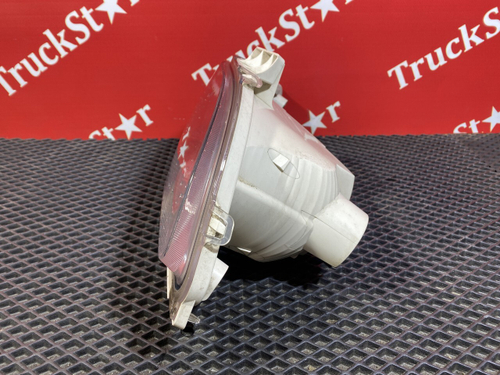 Фара противотуманная правая