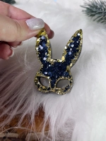 Брошь зайчик из эпоксидной смолы