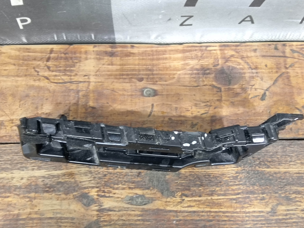 Кронштейн бампера переднего правый Geely Coolray 19-нв Б/У Оригинал 6600005606
