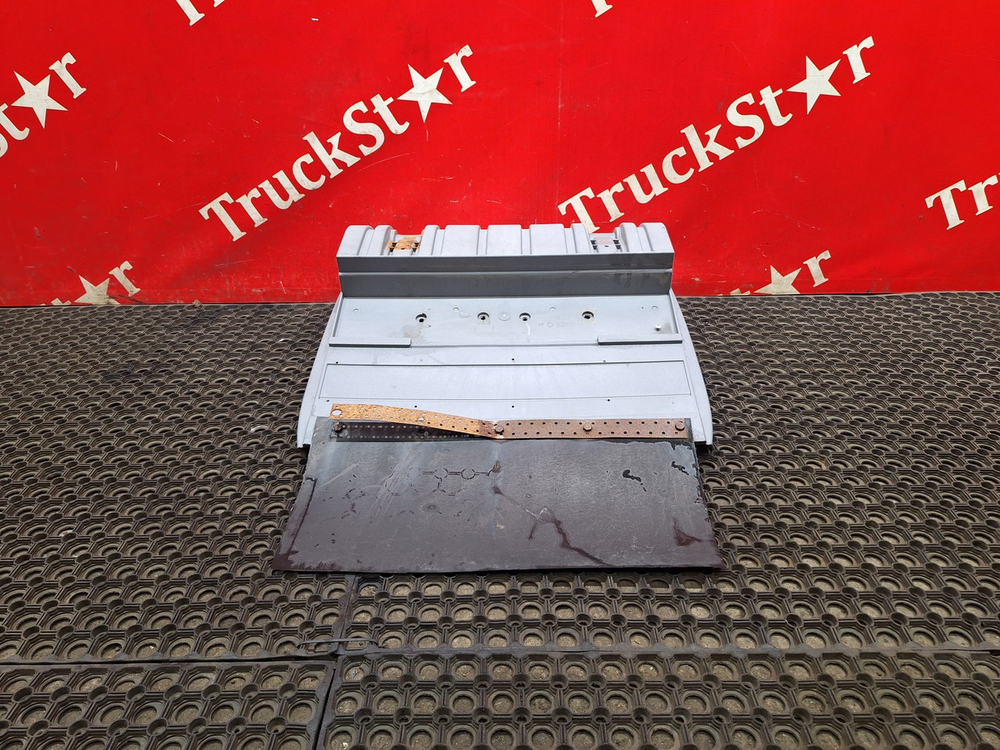 Крыло заднее задняя часть