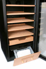 Компрессорный хьюмидор-шкаф Howard Miller на 600 сигар