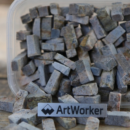 Колотый натуральный камень NS244, 350гр