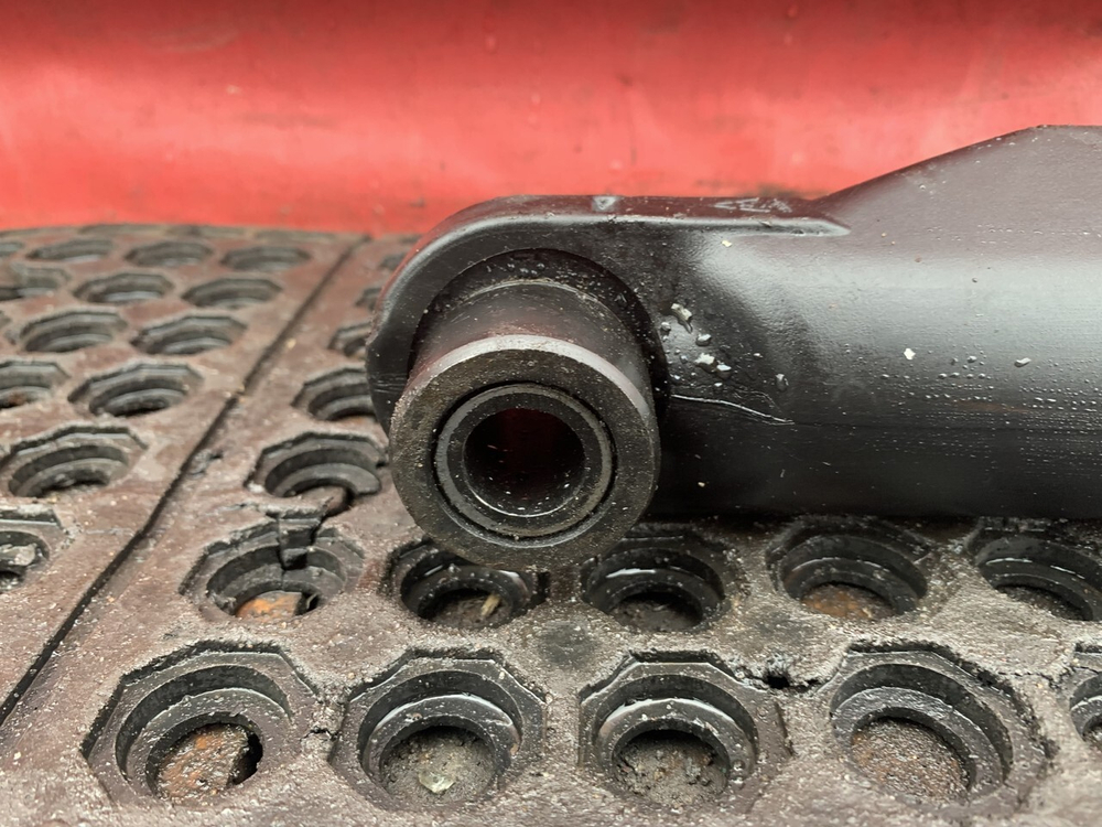 Цилиндр подъема кабины 2017г.