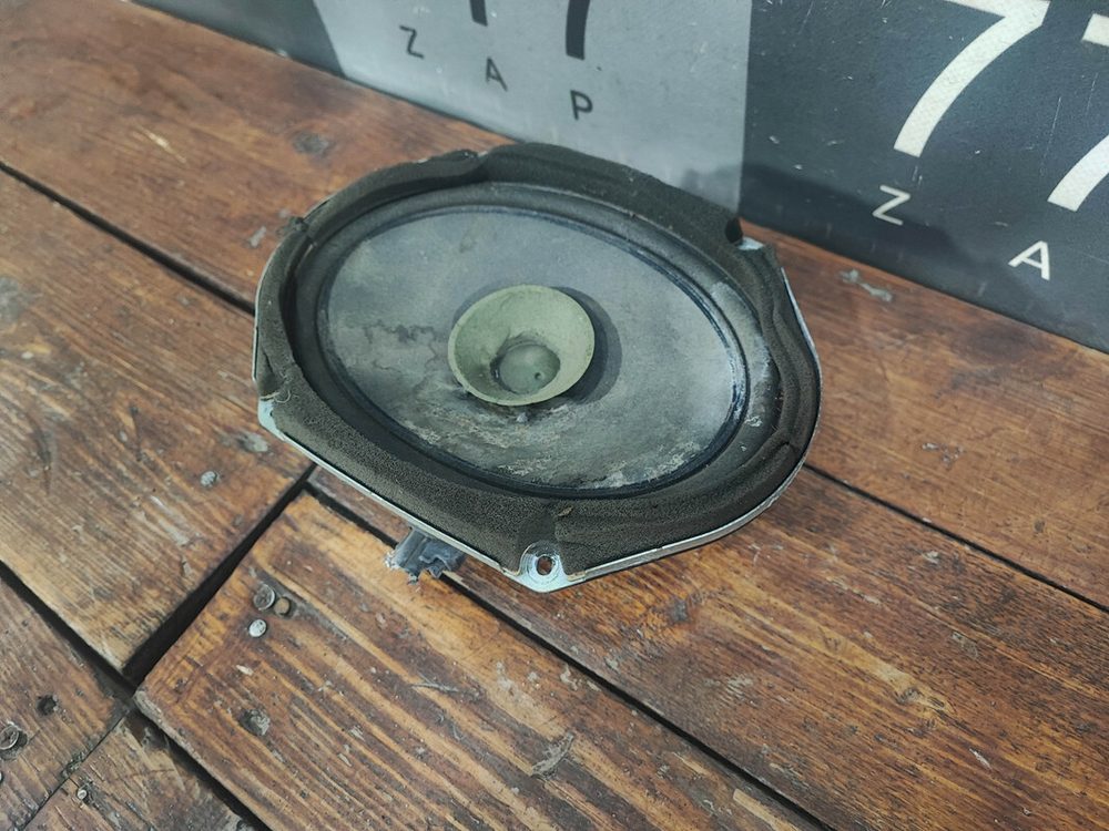 Динамик Mazda 3 (BK) 02-09 Б/У Оригинал GJ6A66960