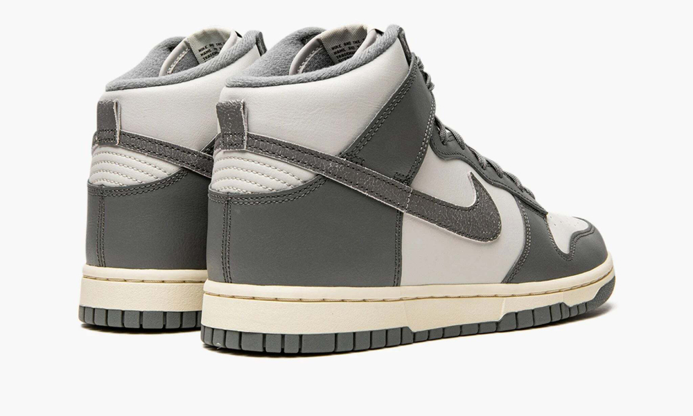 Nike Dunk High Vintage "Light Bone Grey"