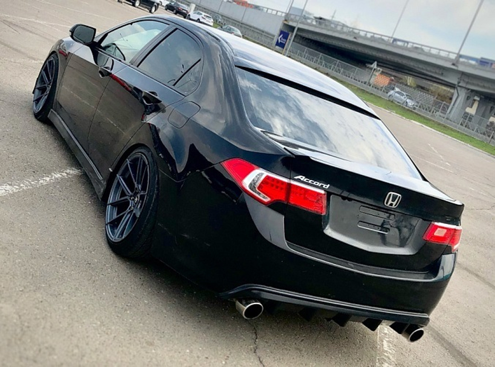 Козырек на заднее стекло Honda Accord 8 широкий (черный глянец)