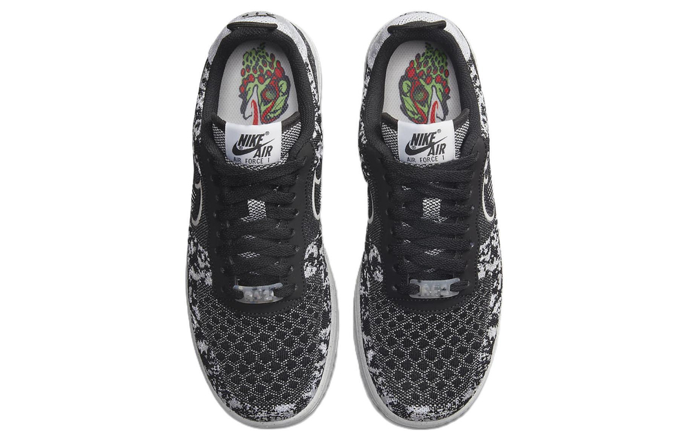 Кроссовки Nike Air Force 1 07 Big Swoosh