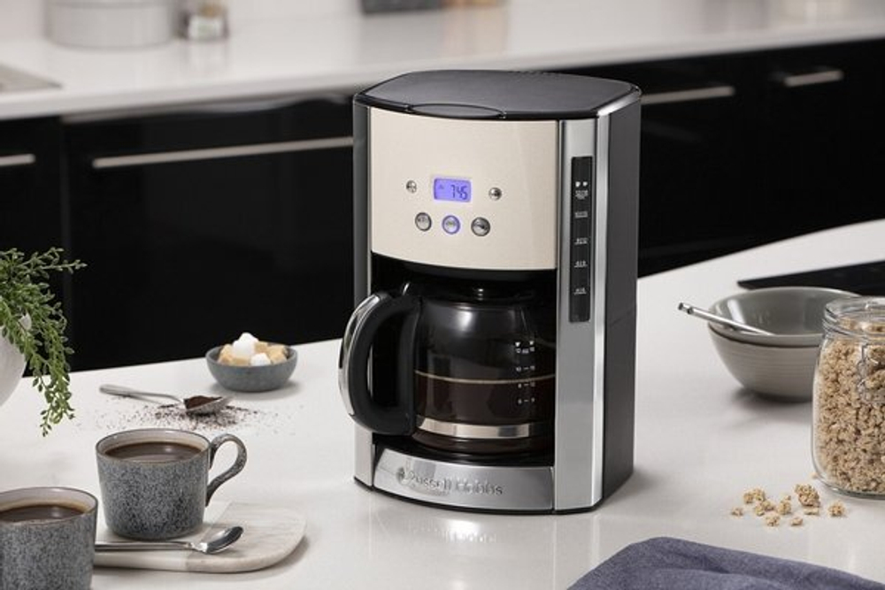 Кофеварка капельная Russell Hobbs 26990-56 металл