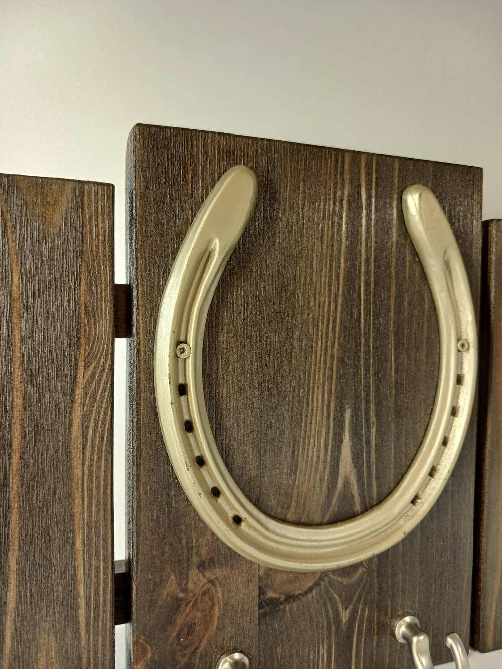 Ключница с подковой. 3-х секционная