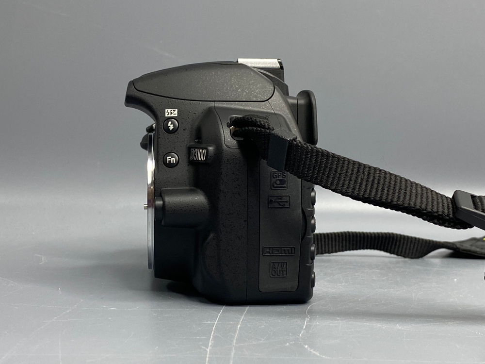 Nikon D3100 kit 18-55mm 250 кадров