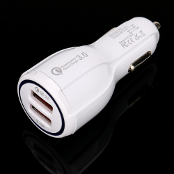 Автомобильное зарядное устройство (АЗУ) iPhone/iPad на 2 USB Черные и белые