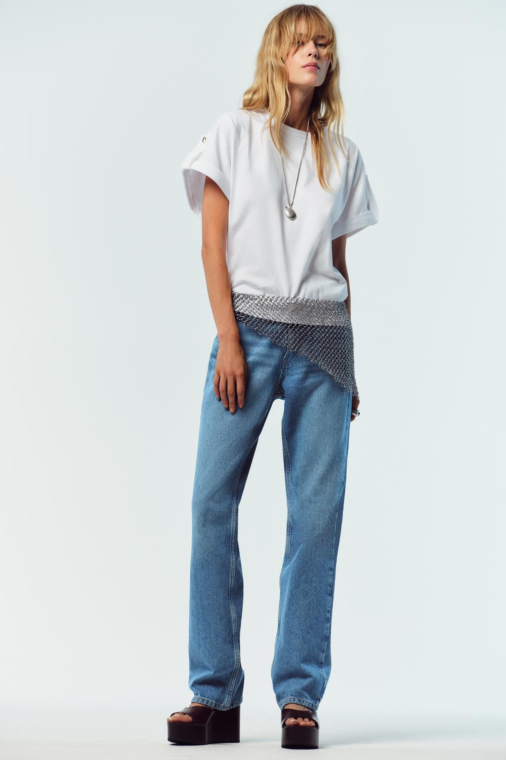 ZARA ФУТБОЛКА С ПУГОВИЦЕЙ И ПЕТЛЕЙ, БЕЛЫЙ