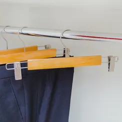 Вешалка для брюк и юбок с зажимами Доляна, 33×13 см, светлое дерево