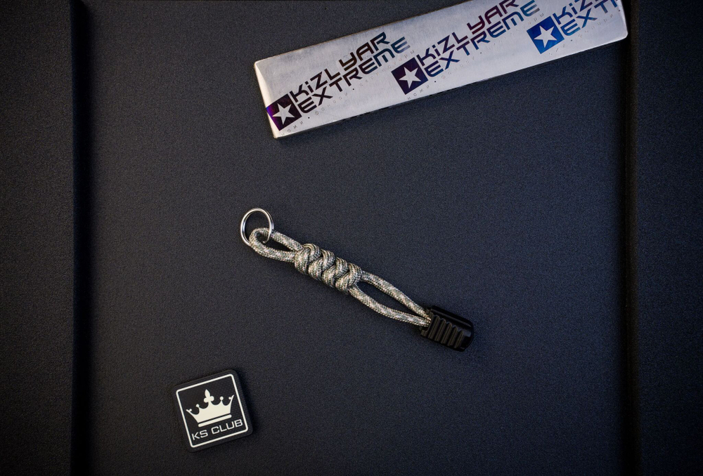 Паракордовый брелок-пуллер