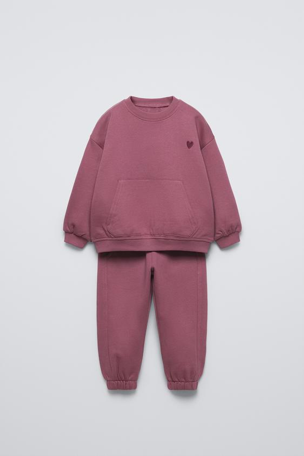 ZARA КОМПЛЕКТ ИЗ ДЖОГГЕРОВ И ТОЛСТОВКИ С ВЫШИВКОЙ, ТЕМНО-РОЗОВЫЙ