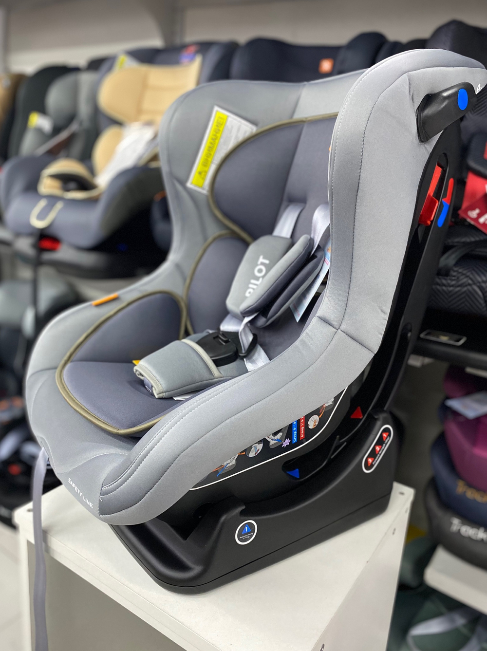 Автокресло LB-777 "Pilot" Safety line (Storm Grey) группа 0-1 (0-18 кг)