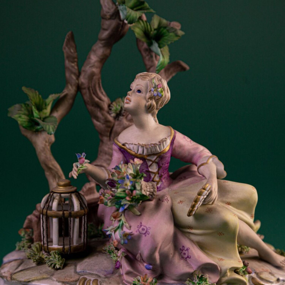 Винтаж: Фарфоровая мануфактура Carpie / Capodimonte «Девушка в саду»