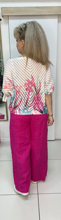 Яркий трикотажный блузон с перфорацией