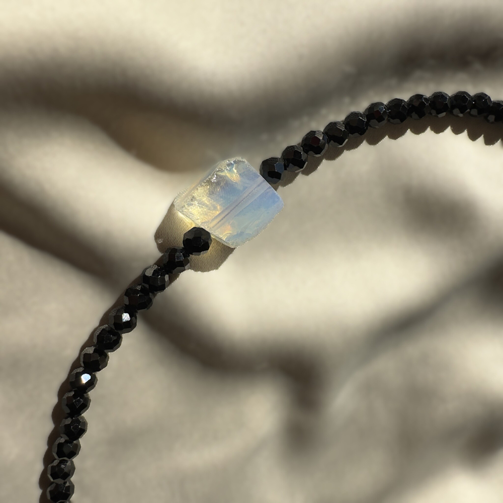 Чокер-колье "Око ночи" с натуральной шпинелью