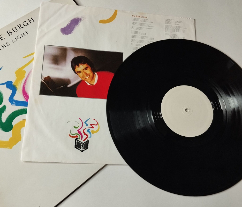 Винтажная виниловая пластинка LP Chris de Burgh Into The Light (Germany 1986) The Lady In Red (Miss Print)