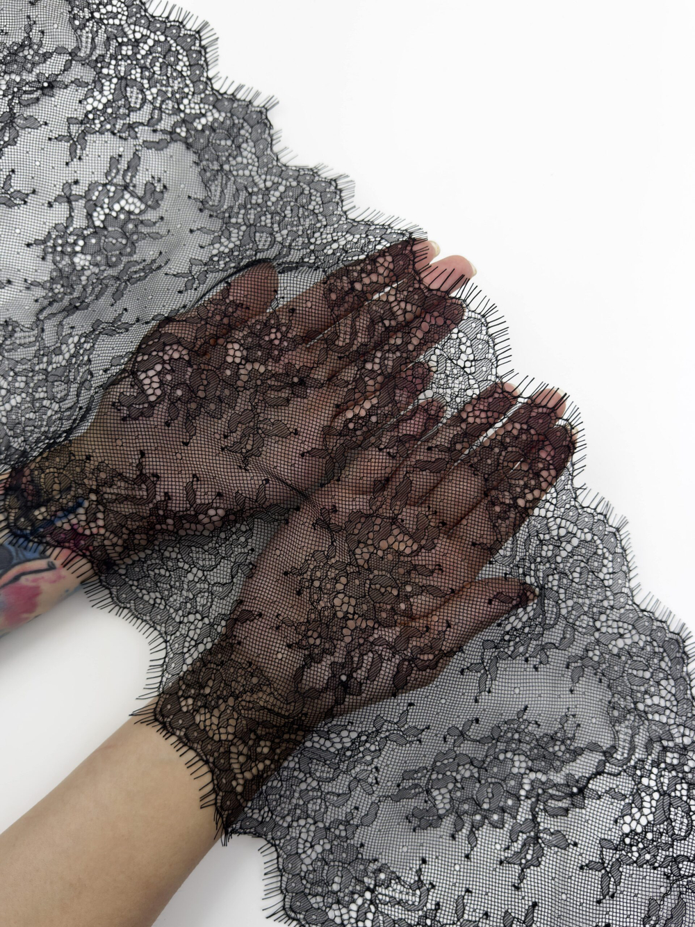 Кружево шантильи черное неэластичное ширина 22 см купон 2.9 м