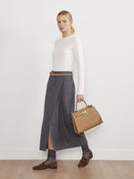 БАЗОВЫЙ ТОНКИЙ РЕМЕНЬ С ТРЕУГОЛЬНОЙ ПРЯЖКОЙ ЗАМША КАПУЧИНО