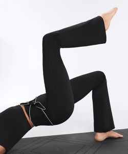 OYSHO Расклешенные брюки Comfortlux с высокой посадкой и бантом, черный