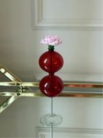 Ваза красная, Лауша