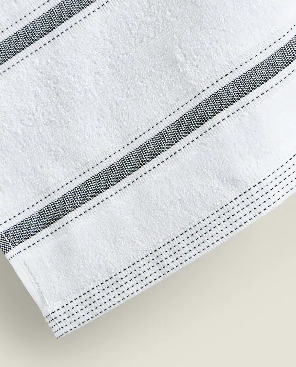 ZARA HOME ХЛОПЧАТОБУМАЖНОЕ ПОЛОТЕНЦЕ, СЕРО-КОРИЧНЕВЫЙ