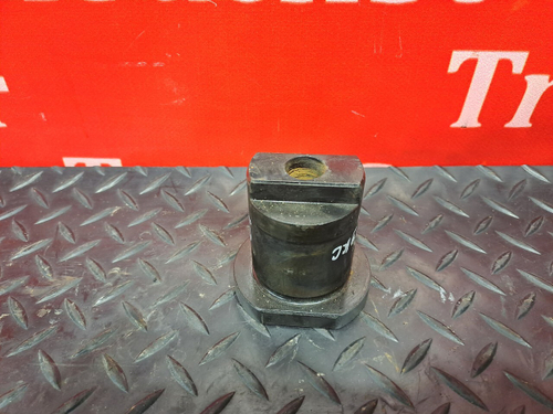 Втулка кронштейна буксировочного