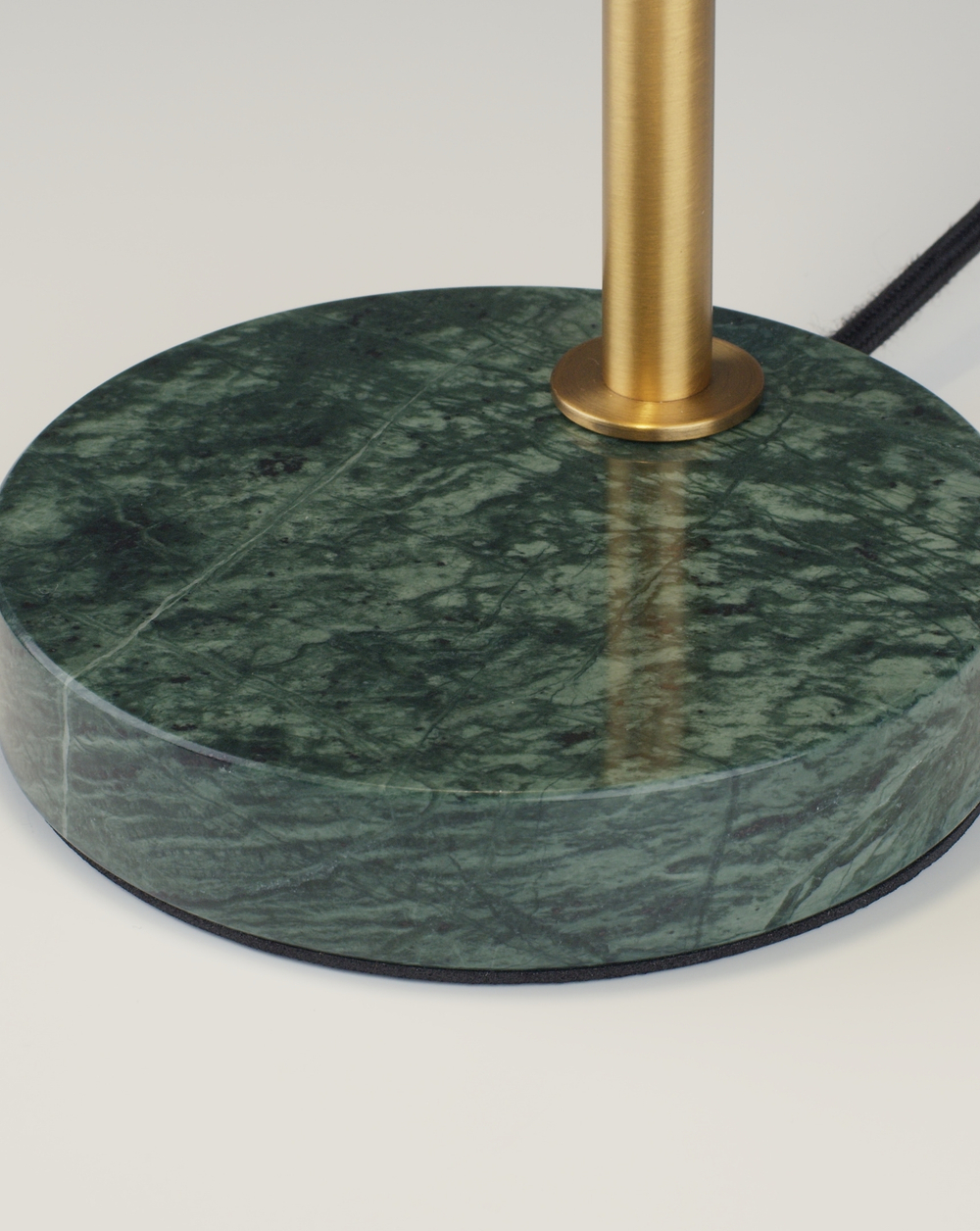 Лампа настольная Moderli V11309-1T Goldy