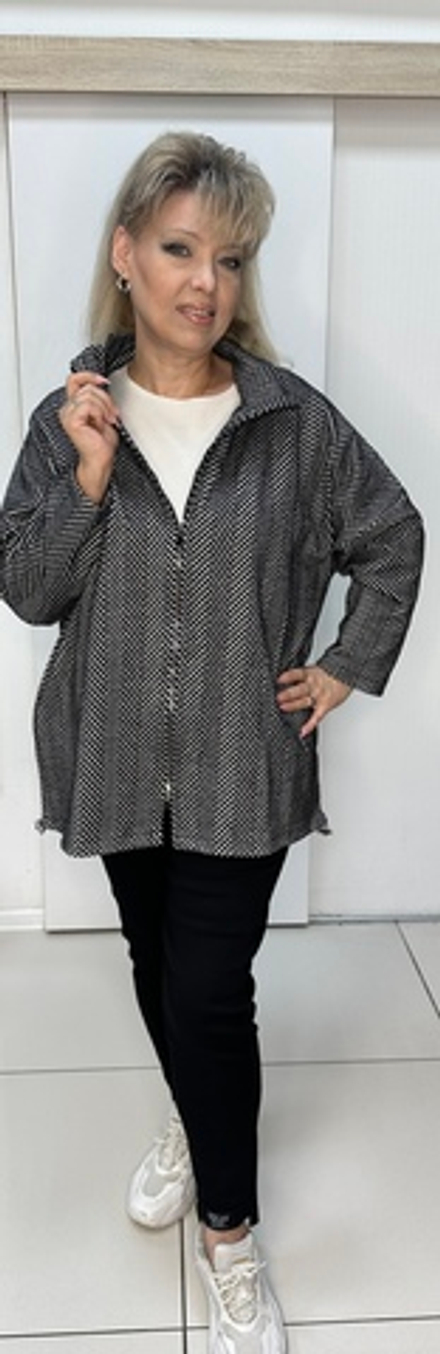 Теплый жакет на молнии с принтом "елочка"