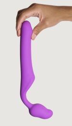 Лиловый безремневой страпон Queens M (Цвет: лиловый)