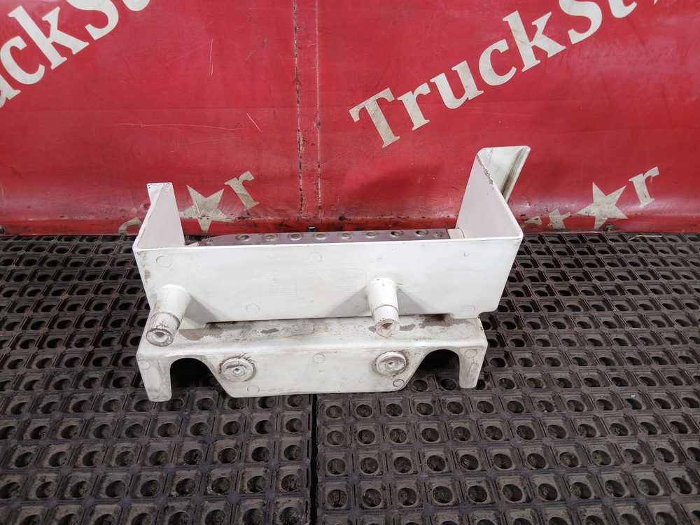 Корпус подножки правой