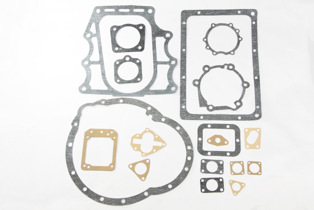 Набор прокладок КПП ЯМЗ-239, 2391, 239-01, 2391-01 паронит 0,6 мм., картон, 16 наим. (239-1700001) Москва ( ОЕ 08-10-200 )