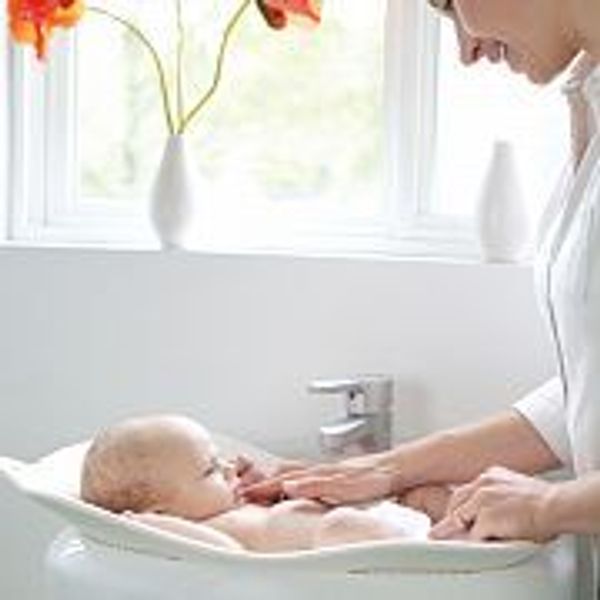 Как купать малыша с первых дней жизни?