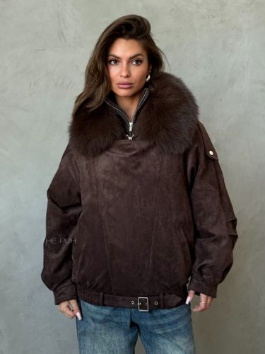 Шоколадный пуховик из эко-замши с мехом песца и планкой