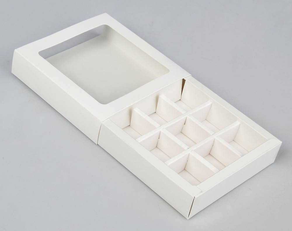 Коробка на 9 конфет Белая, 14,5*14,5*3,5 см