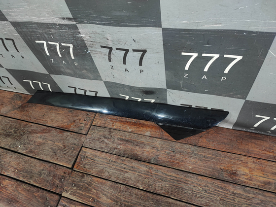 Накладка лобового стекла правая Ford Explorer 5 10-19 Б/У Оригинал BB5Z7803144AA