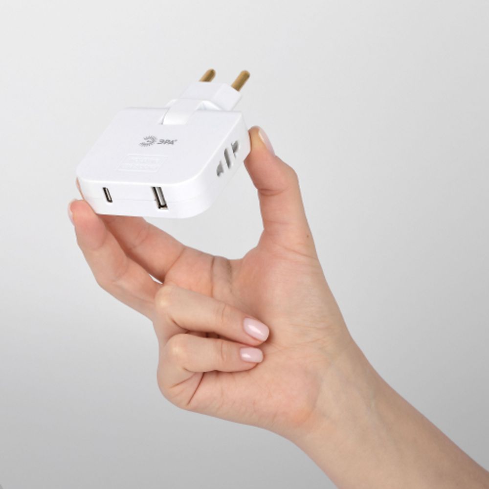 Разветвитель электрический ЭРА SPF-2-FL-USBC поворотный на 2 розетки + 2USB A+C 10А белый | Электротовары