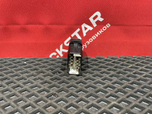 Кнопка освещения салона