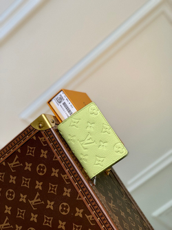 Louis Vuitton Clea Wallet