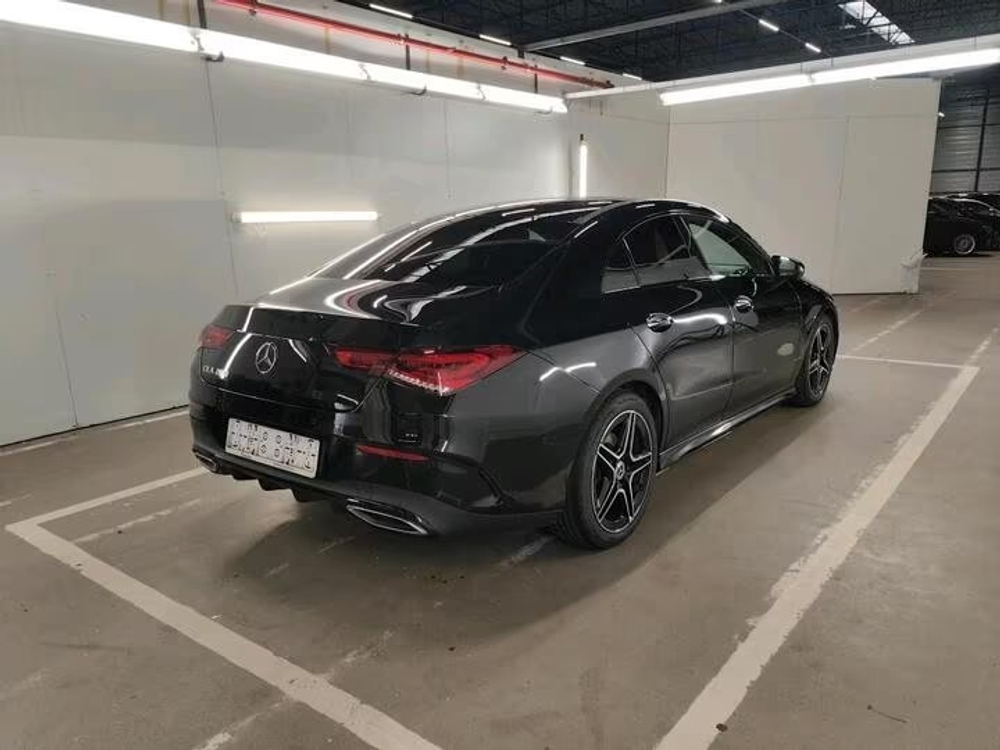 Mercedes-Benz CLA 200