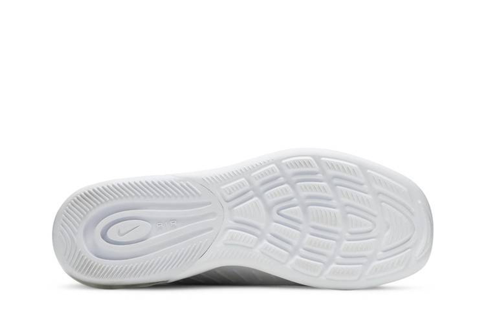 Nike air max axis woman hotsell