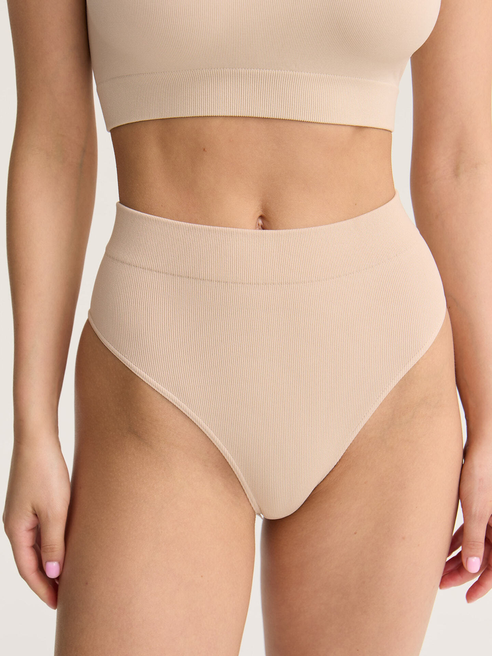 Бесшовные трусы с высокой посадкой